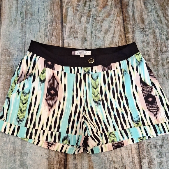 Jennifer Lopez Pants - Jennifer Lopez High Waist Black/Green Shorts. Excellent Condition NWOT